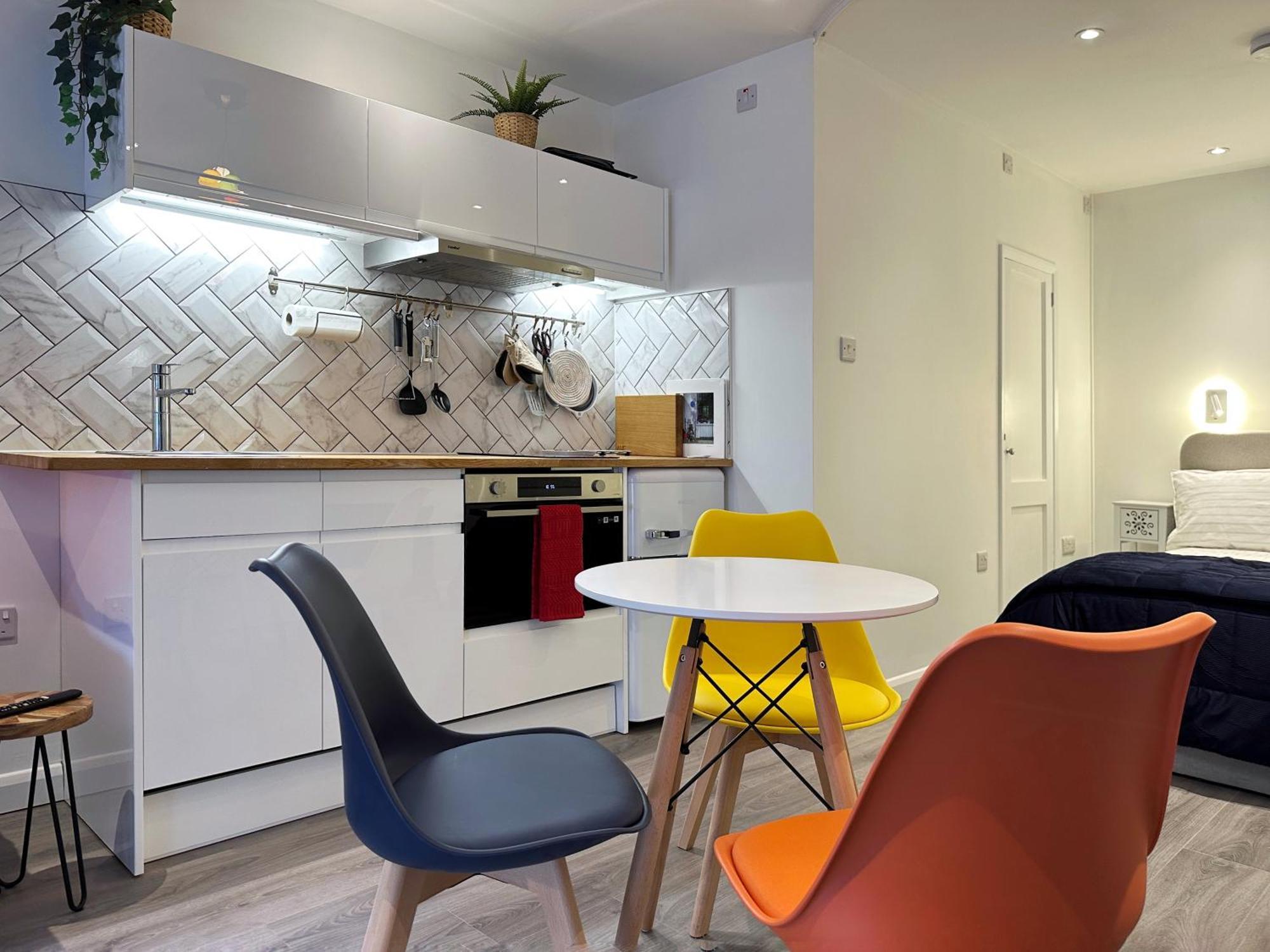 Kensington Studio Hosted By Airoperate Near Notting Hill - 1 Double Bed , 1 Sofa Bed, Ground Floor Apartment Via Private Entrance Лондон Экстерьер фото