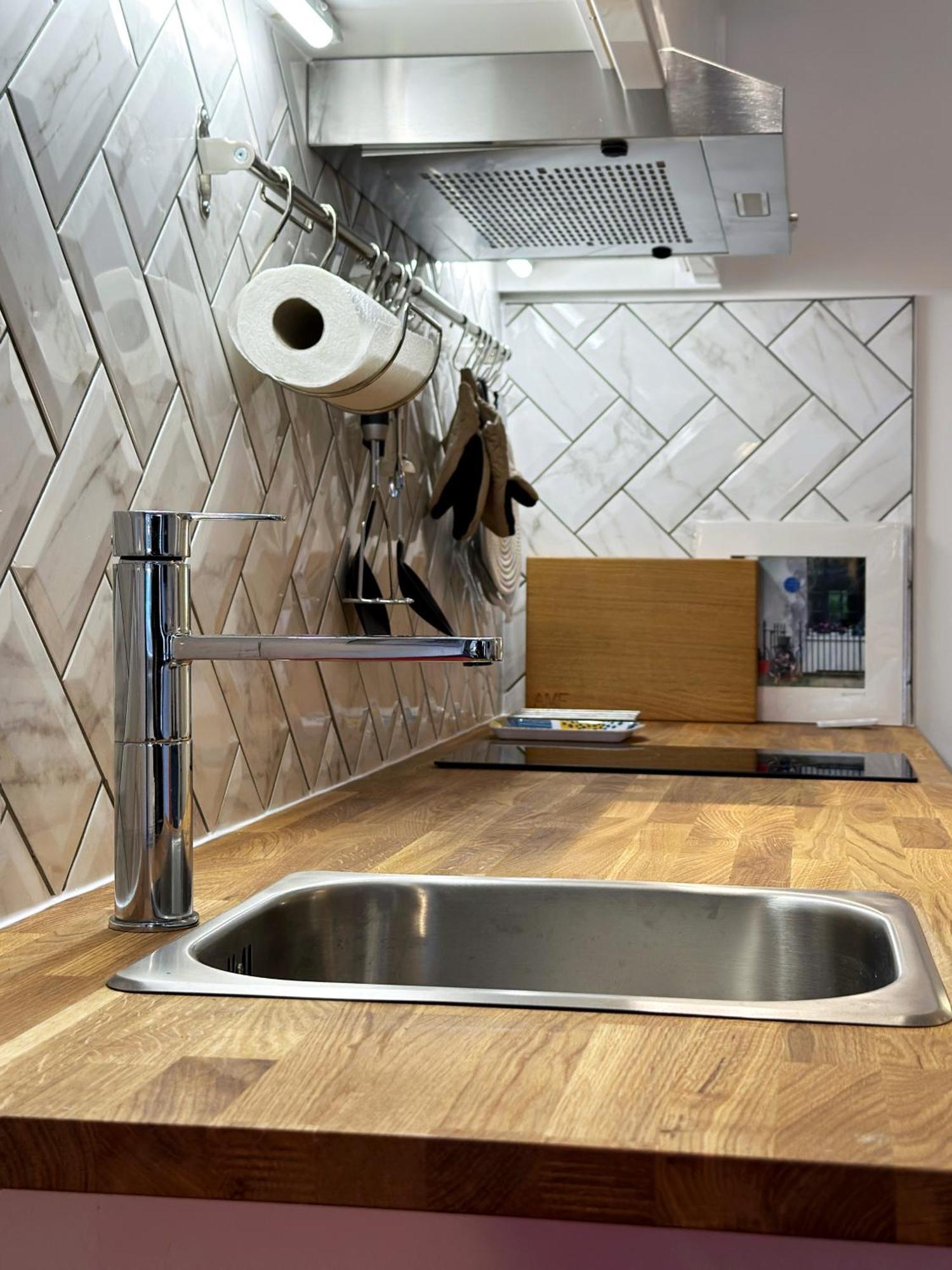 Kensington Studio Hosted By Airoperate Near Notting Hill - 1 Double Bed , 1 Sofa Bed, Ground Floor Apartment Via Private Entrance Лондон Экстерьер фото